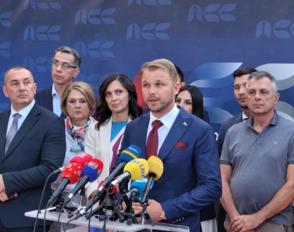 Станивуковић дао подршку кандидатима СДС за предсједника РС и српског члана у Предсједништву БиХ (ВИДЕО)