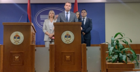 Miniću, kumove ostavite za raspored sjedenja na svadbi