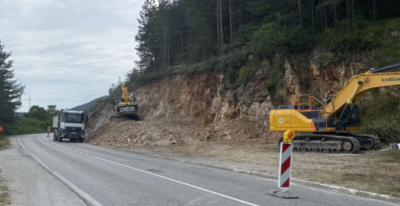 Предизборна обећања власти на Романији - Два километра пута градиће три године?
