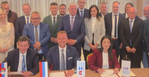 Српска мора служити грађанима, а не отуђеној власти