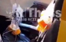Srbin do ramena ispao iz aviona, spasila ga supruga (VIDEO)