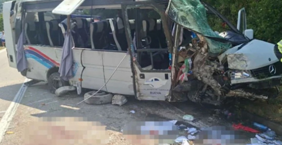 Jedna osoba poginula, 17 povrijeđeno na putu Kotor - Nikšić