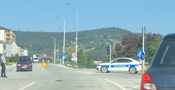 Појачано присуство полиције на Палама, легитимишу возаче