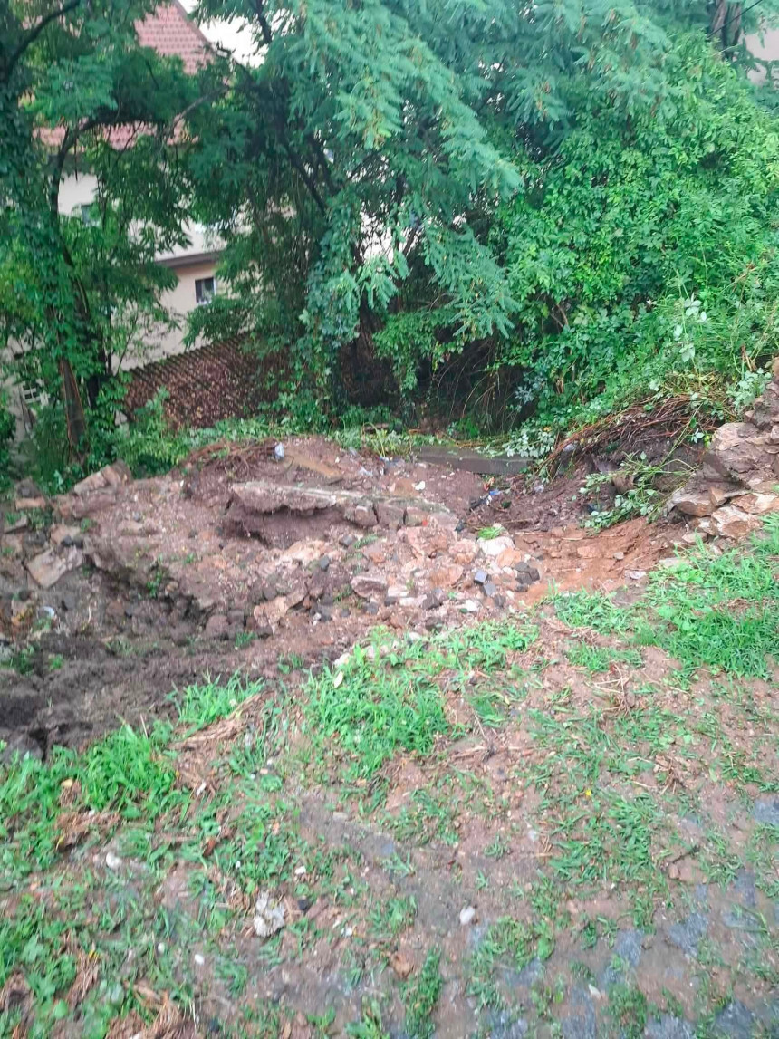 Jako nevrijeme pogodilo Zvornik, aktivirano klizište