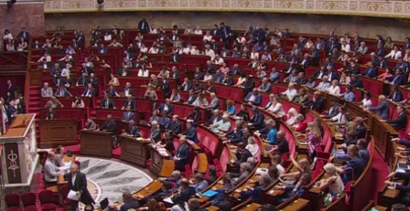 Француска усвојила закон о еутаназији за неизлечиво оболеле