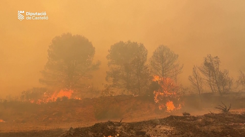 Na zapadu Grčke izbio požar, vatra se rasplamsala i u Kefaloniji