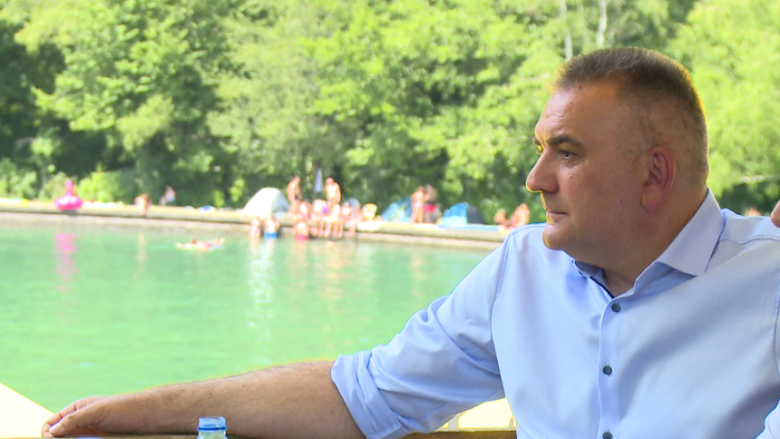 Narcisoidni Minić sebe na X nalogu nazvao šmekerom?!