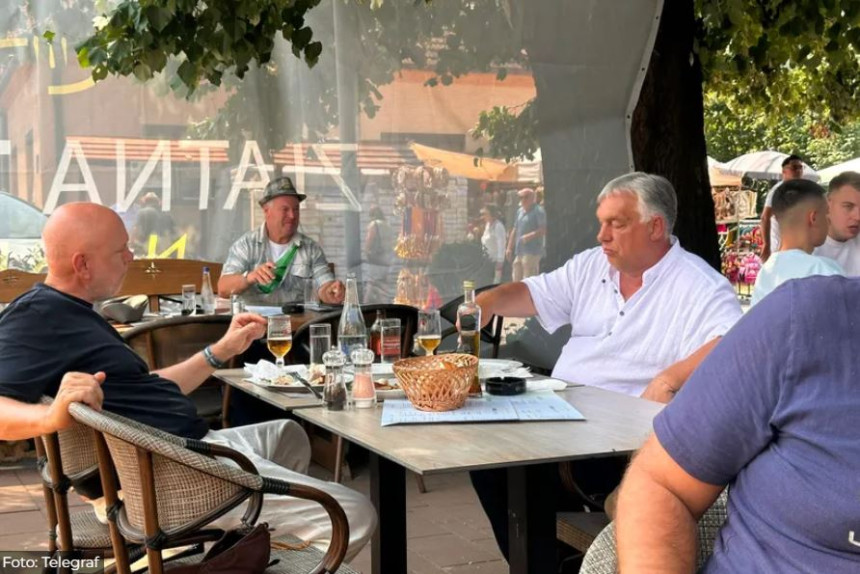 Bivši mađarski premijer uz pečenje i pivo uživa u Guči