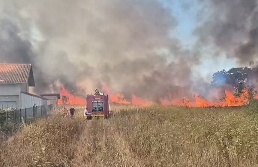 Veliki požar kod Laktaša: Izgorio objekat