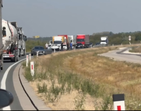 Удес на обилазници код Брчког, саобраћај обустављен