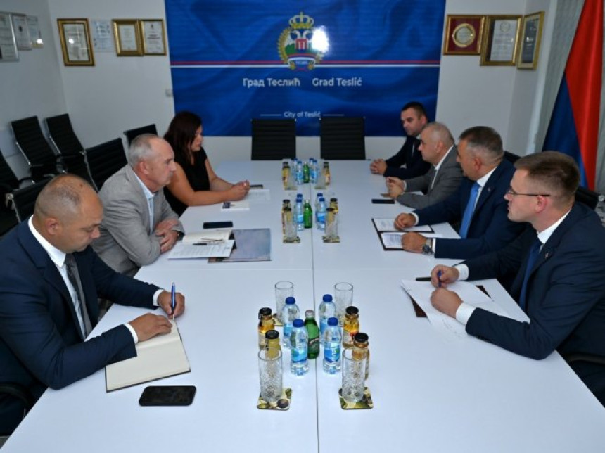 Minić na sastanku sa rukovodstvom grada Teslića