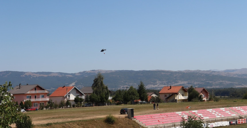 Nevesinje: Situacija sa požarima teška, uključen helikopter