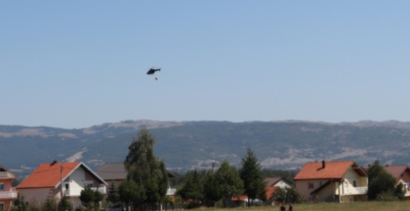 Nevesinje: Situacija sa požarima teška, uključen helikopter
