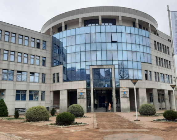 Петровић морао хитно позајмити милионе од приватника да спаси ЕРС