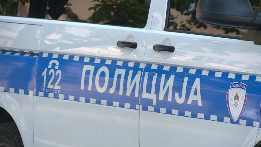 Осмаци: Двије особе повријеђене при слијетању возила