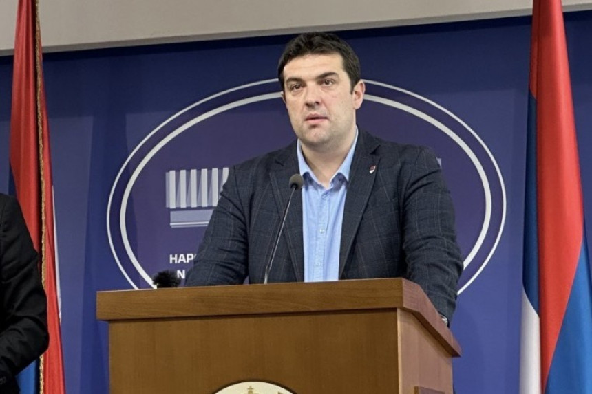 Берјан Додику: Можете се китити бројкама, али празне клупе говоре све