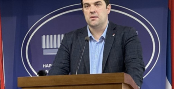 Берјан Додику: Можете се китити бројкама, али празне клупе говоре све