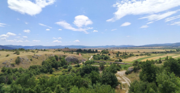 Danas će biti svježije vrijeme uz prolaznu kišu