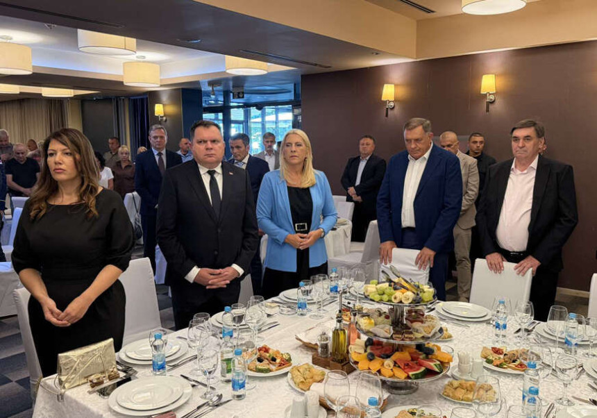Слика говори више од хиљаду ријечи: Лаки је забринут?!