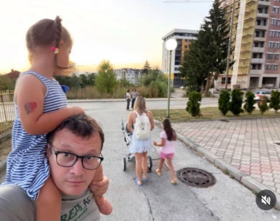Породични тренуци: Божовић подијелио фотографију из шетње