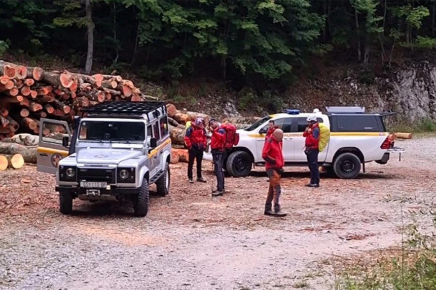 Detalji tragedije na Velebitu: Poginuli muškarac i žena (80)