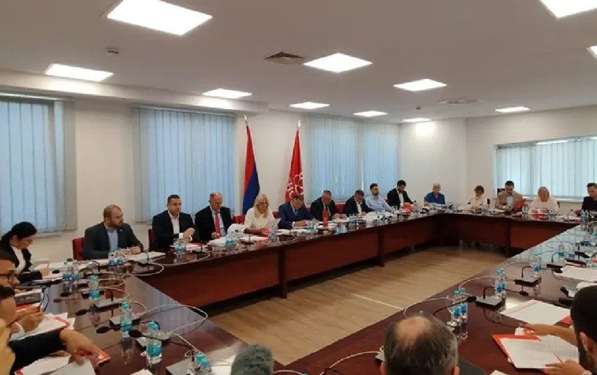Режим уз пријетње и уцјене годинама контролише изборну вољу грађана