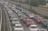 Камион се преврнуо преко двије траке, колона 22 километра