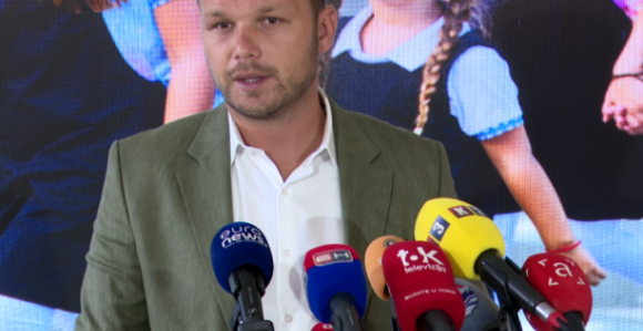 Станивуковић предлаже, Влада опструише