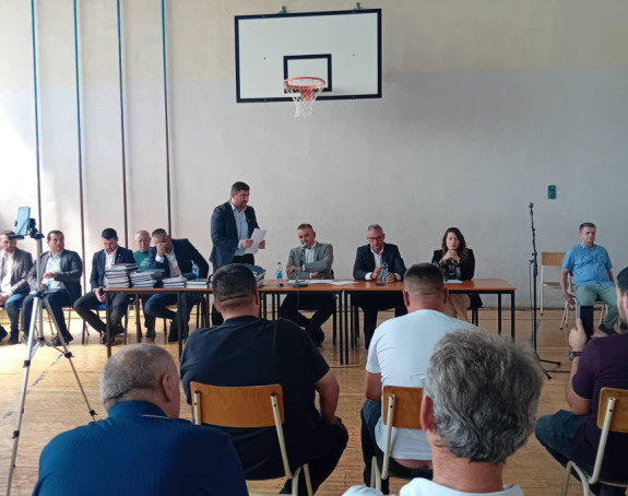 Варнице на састанку у Главичицама: Минић напустио скуп