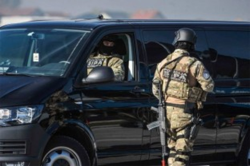 Uhapšeno šest osoba, naplijenjene velike količine novca