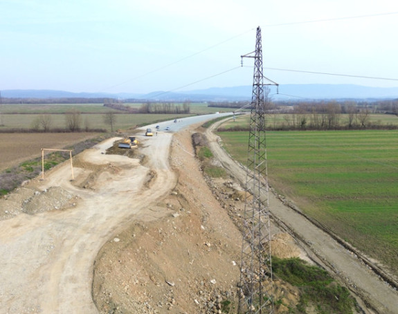 Нетранспаретно трошење новца који донира Србија