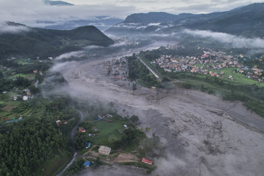 Nepal upozorava na poplave, nestalo do sada 3000 ljudi
