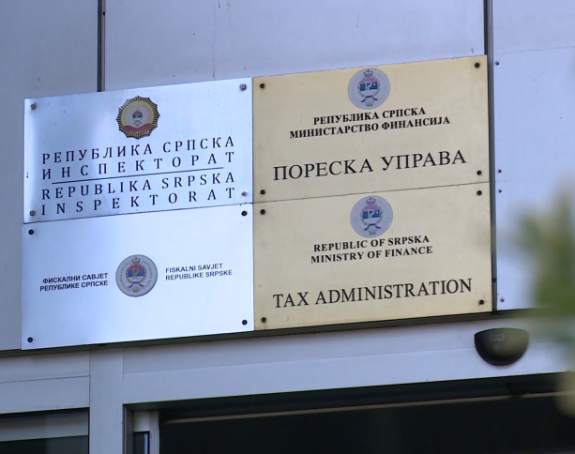 Двоструки стандарди и милионске дубиозе: Ко не плаћа порез?