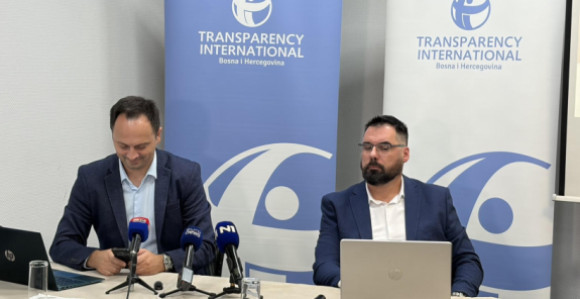 TI BiH upozorava na masovnu podjelu novca pred izbore
