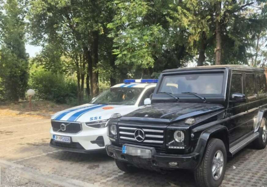 Звицеров блиндирани "мерцедес" пронађен у Црној Гори