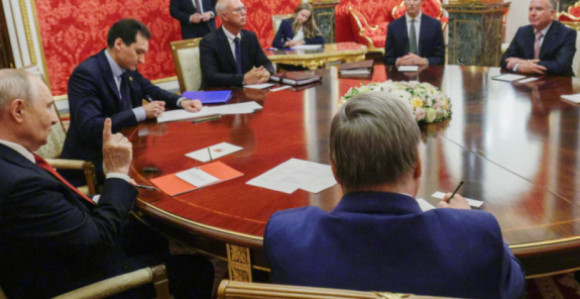 Ушаков: Трамп и Путин ће се састати ако се укаже прилика
