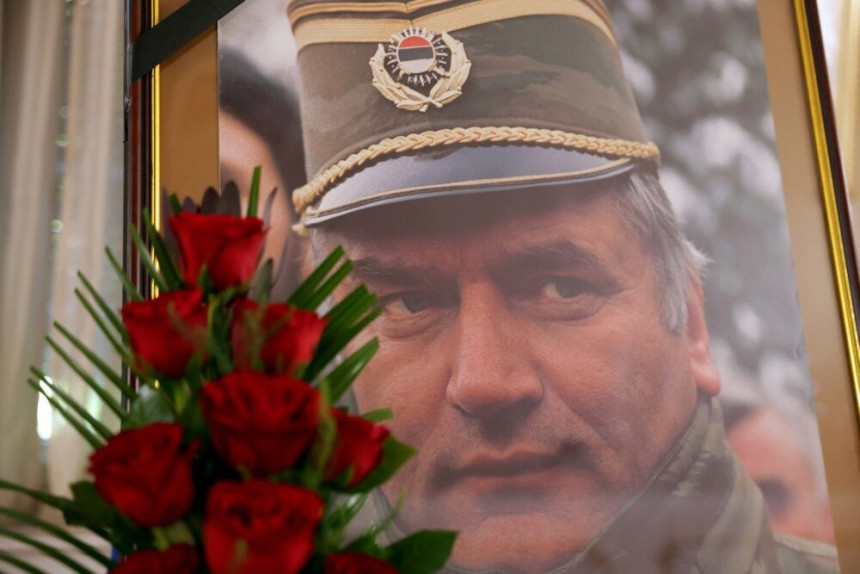 Сахрањен Ратко Младић