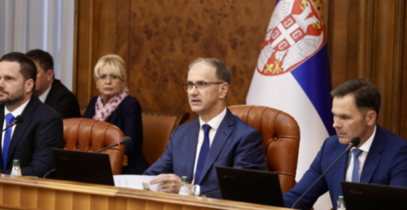 Влада Србије тражи распуштање скупштине и расписивање избора