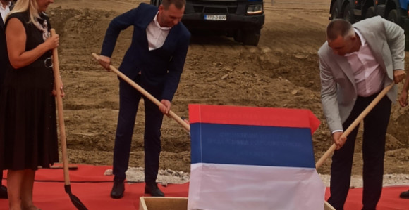 СНСД користи милионе из буџета за промоцију кандидата