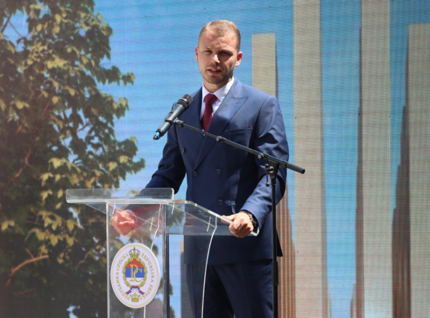 „Милораде, сјаши! Још само нешто више од 20 дана“