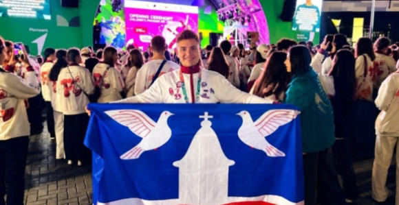 Хармоникаш Ђорђе Перић представља Српску у Русији