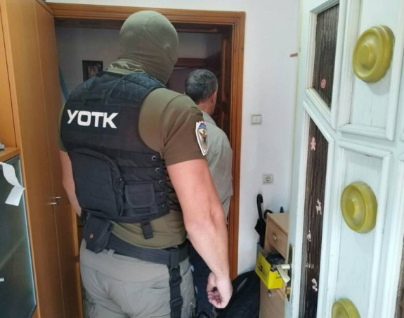 Ухапшено 6 особа, заплијењена велика количина оружја