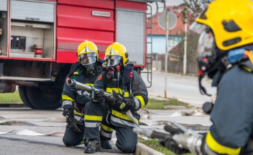 Dobojski vatrogasci juče izvlačili dijete iz šahta