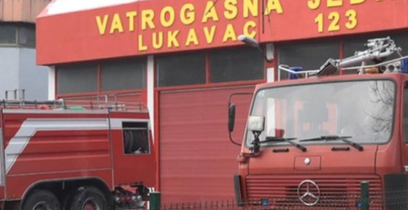 Požar u staračkom domu u Lukavcu, dva lica povrijeđena