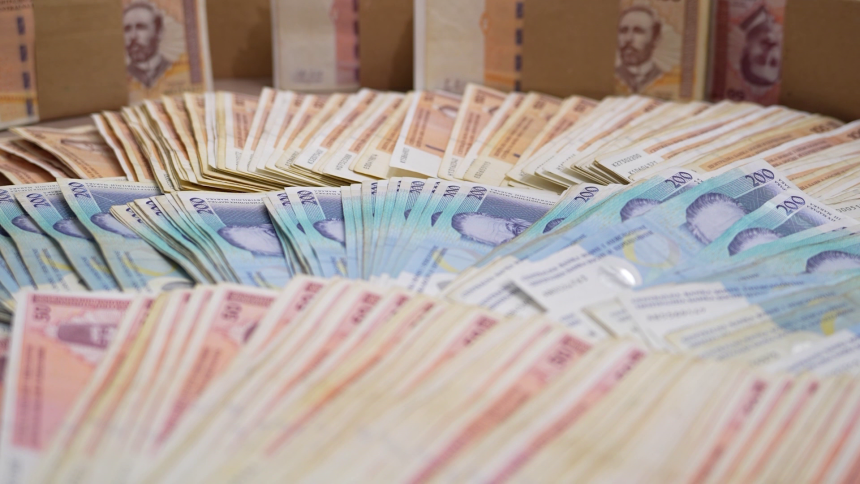 Pogledajte koliko su dužni građani BiH: Brojka je nevjerovatna