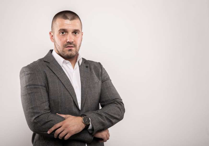 Sporna kupovina prostora i prijava CIK-u protiv Trninića