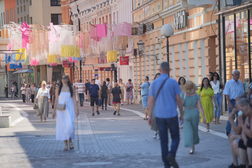 У БиХ умрло скоро 6.000 људи више него што је рођено