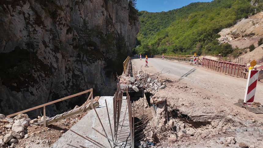 Нема ништа од обећане милијарде марака инвестиција у Фочу: Путеви остали катастрофални, рокови за градњу увелико се пробијају! (ВИДЕО)