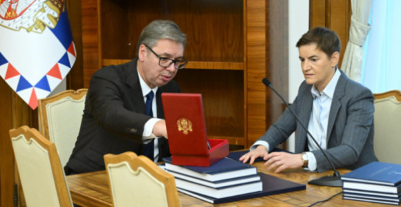 Вучић предао дужност предсједника Републике Србије Ани Брнабић