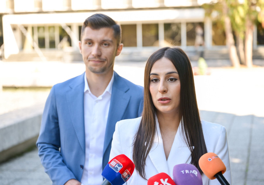 Данас вам нуде новац за глас, а сутра ће вам поскупити струју